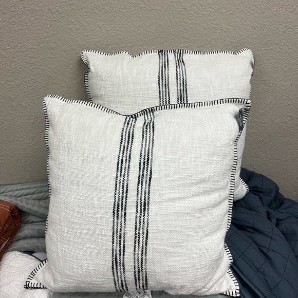 Threshold Bedding New 2 Threshold Toss Pillows Poshmark